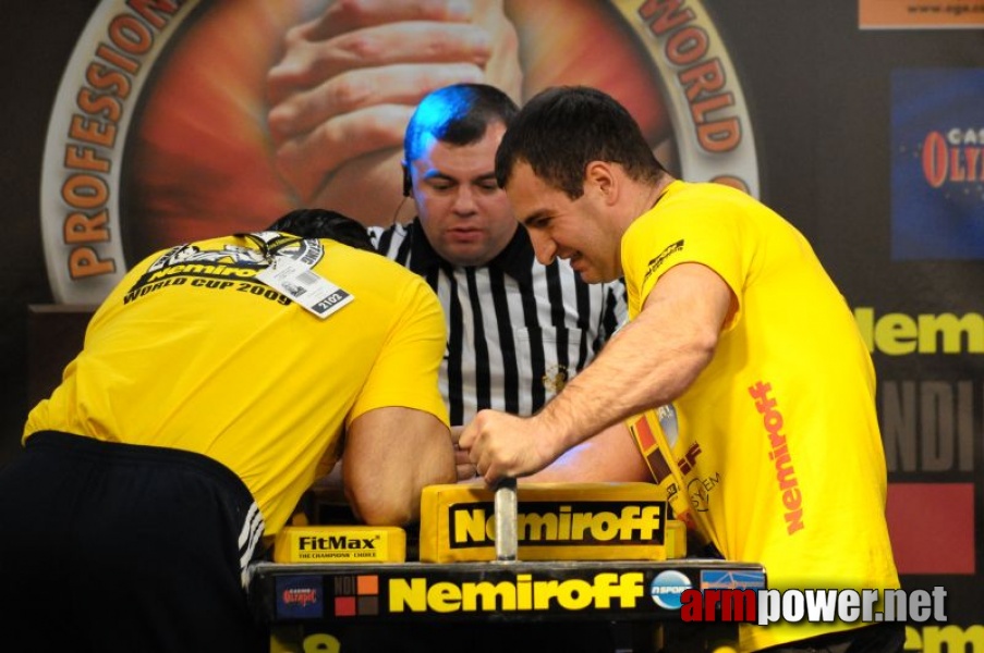 Nemiroff 2009 - Day 2 - Right hand # Siłowanie na ręce # Armwrestling # Armpower.net