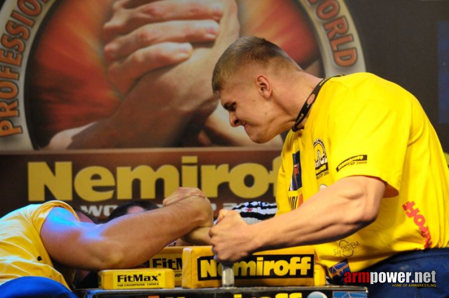 Nemiroff 2009 - Day 2 - Right hand # Siłowanie na ręce # Armwrestling # Armpower.net