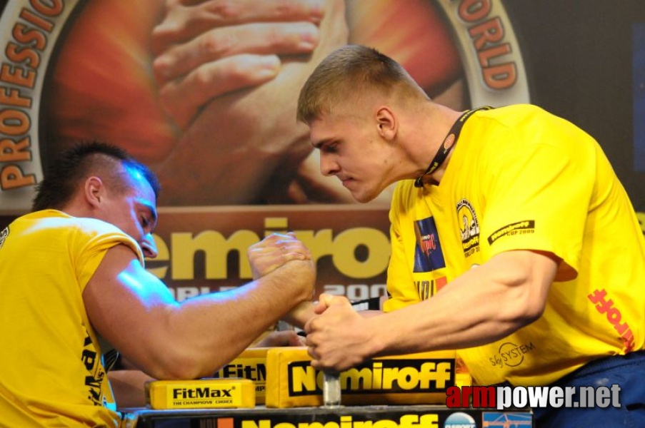 Nemiroff 2009 - Day 2 - Right hand # Siłowanie na ręce # Armwrestling # Armpower.net