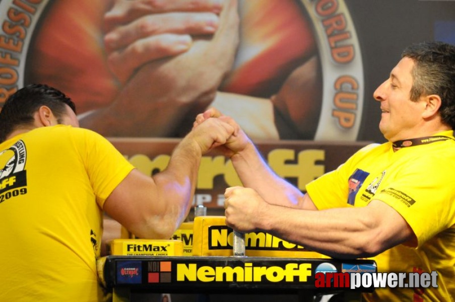 Nemiroff 2009 - Day 2 - Right hand # Siłowanie na ręce # Armwrestling # Armpower.net