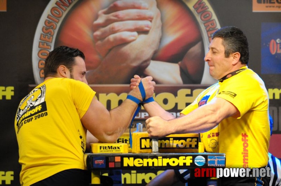 Nemiroff 2009 - Day 2 - Right hand # Siłowanie na ręce # Armwrestling # Armpower.net