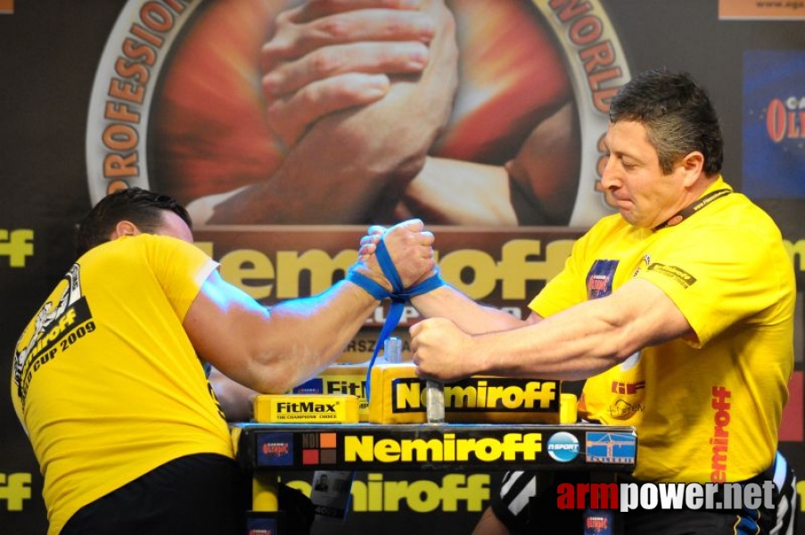 Nemiroff 2009 - Day 2 - Right hand # Siłowanie na ręce # Armwrestling # Armpower.net