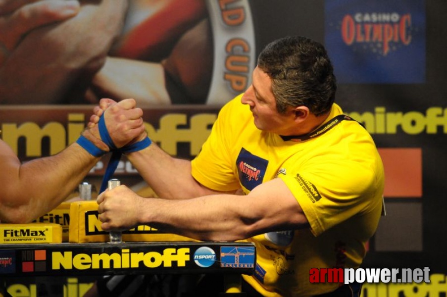 Nemiroff 2009 - Day 2 - Right hand # Siłowanie na ręce # Armwrestling # Armpower.net