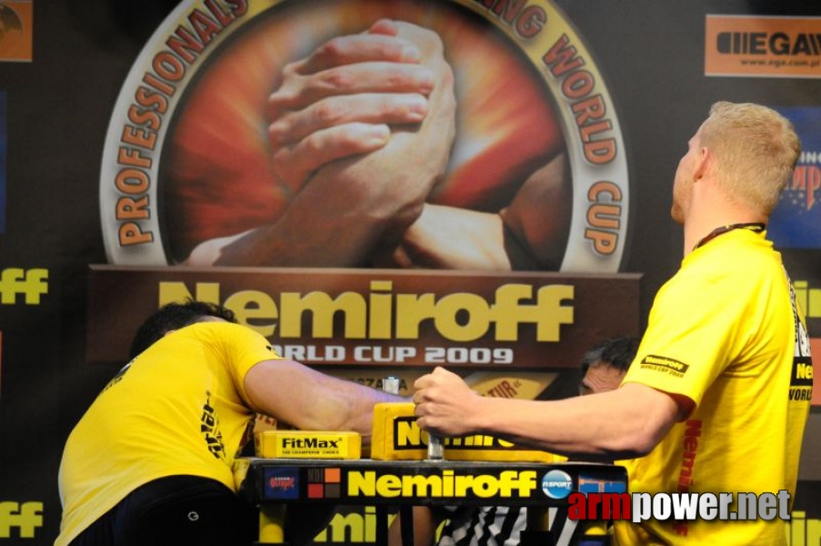 Nemiroff 2009 - Day 2 - Right hand # Siłowanie na ręce # Armwrestling # Armpower.net