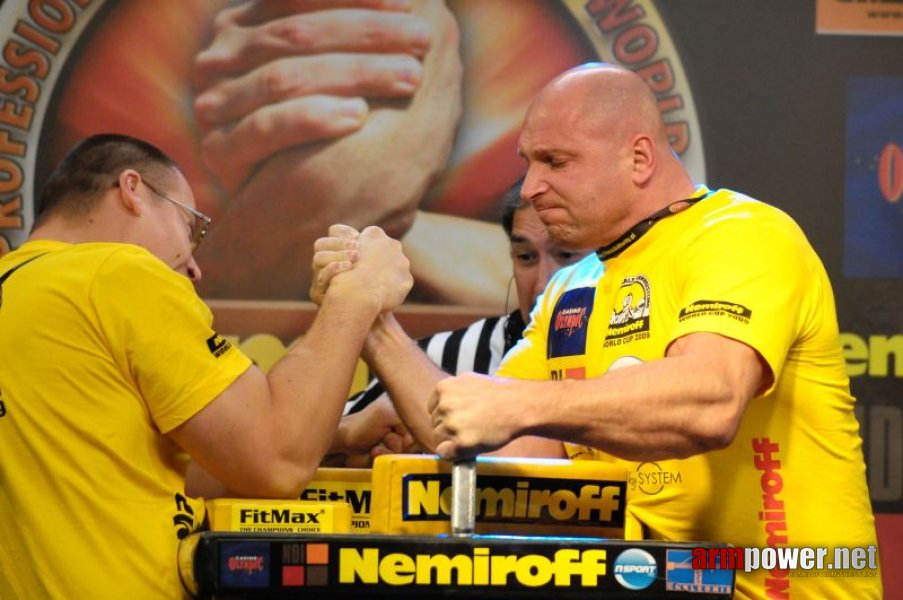 Nemiroff 2009 - Day 2 - Right hand # Armwrestling # Armpower.net