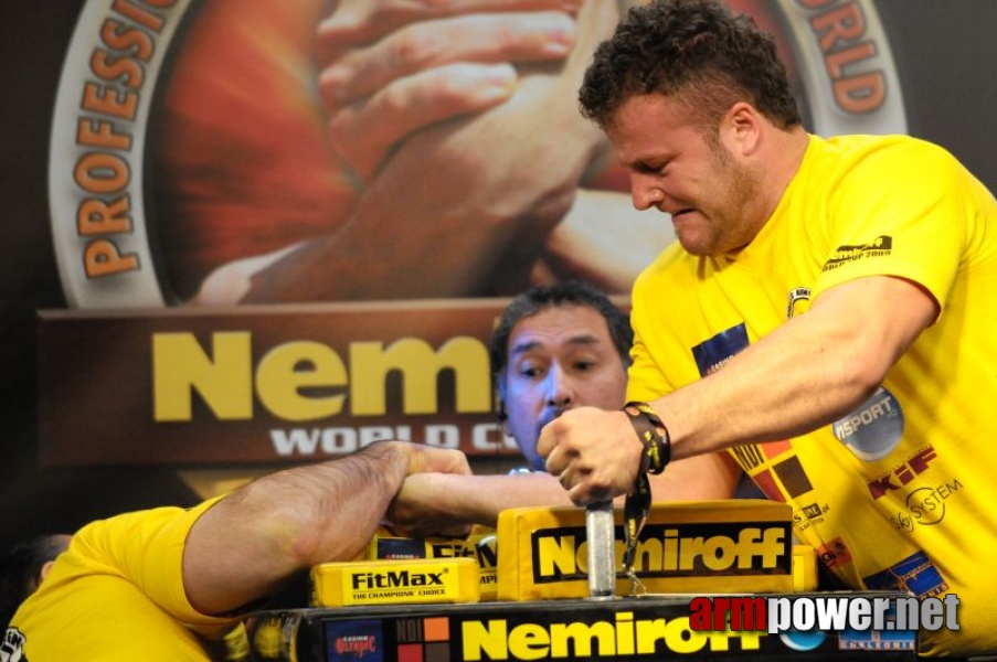 Nemiroff 2009 - Day 2 - Right hand # Armwrestling # Armpower.net