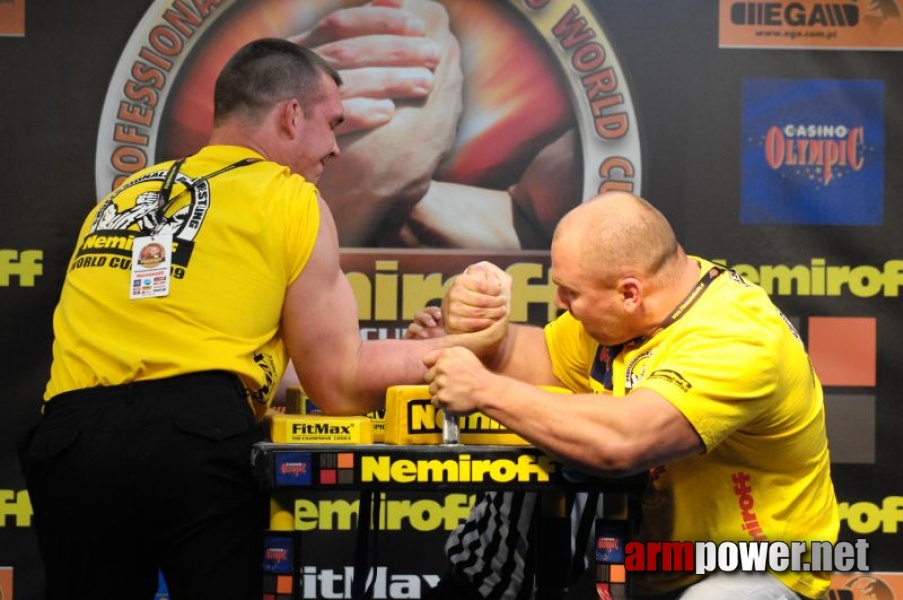 Nemiroff 2009 - Day 2 - Right hand # Siłowanie na ręce # Armwrestling # Armpower.net