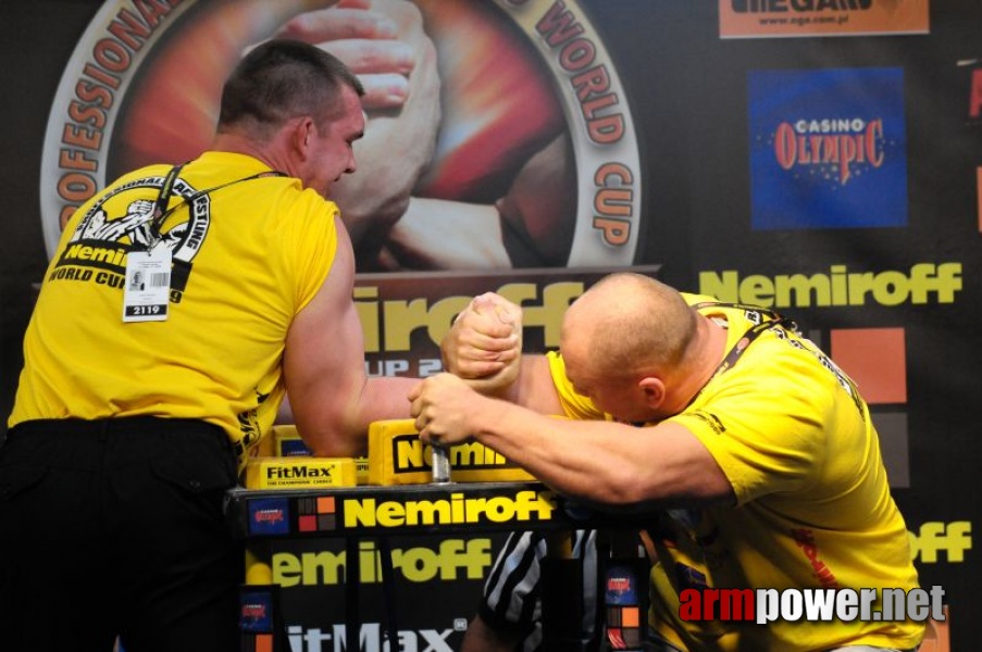 Nemiroff 2009 - Day 2 - Right hand # Siłowanie na ręce # Armwrestling # Armpower.net