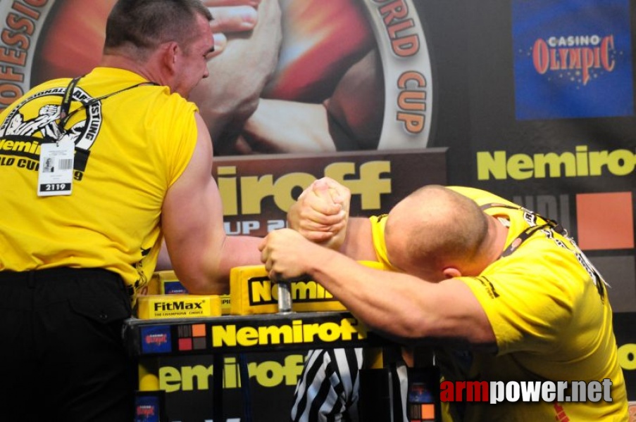 Nemiroff 2009 - Day 2 - Right hand # Armwrestling # Armpower.net