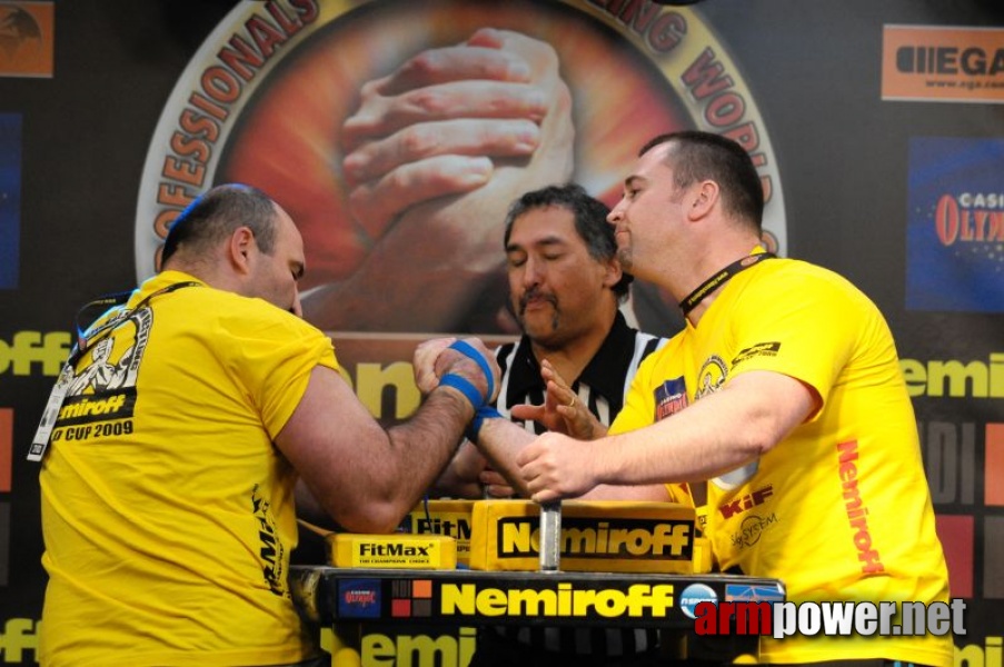 Nemiroff 2009 - Day 2 - Right hand # Siłowanie na ręce # Armwrestling # Armpower.net