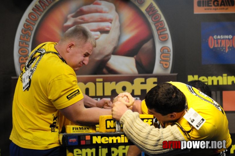 Nemiroff 2009 - Day 2 - Right hand # Siłowanie na ręce # Armwrestling # Armpower.net