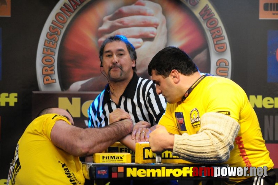 Nemiroff 2009 - Day 2 - Right hand # Armwrestling # Armpower.net