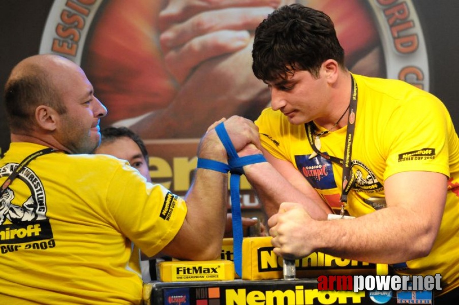 Nemiroff 2009 - Day 2 - Right hand # Siłowanie na ręce # Armwrestling # Armpower.net