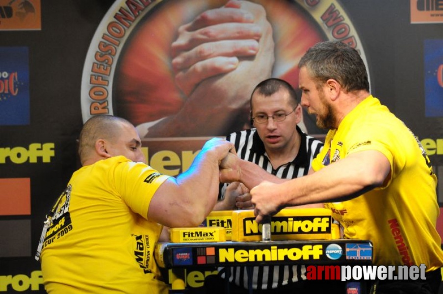 Nemiroff 2009 - Day 2 - Right hand # Armwrestling # Armpower.net