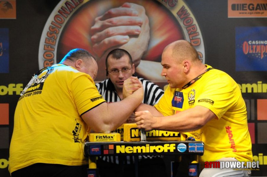 Nemiroff 2009 - Day 2 - Right hand # Siłowanie na ręce # Armwrestling # Armpower.net