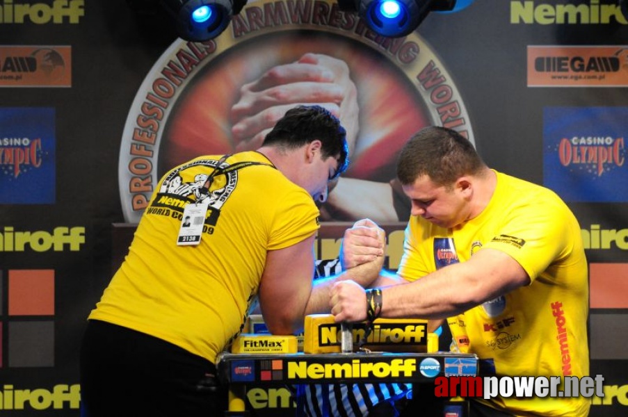 Nemiroff 2009 - Day 2 - Right hand # Siłowanie na ręce # Armwrestling # Armpower.net