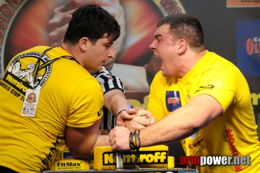 Nemiroff 2009 - Day 2 - Right hand # Siłowanie na ręce # Armwrestling # Armpower.net