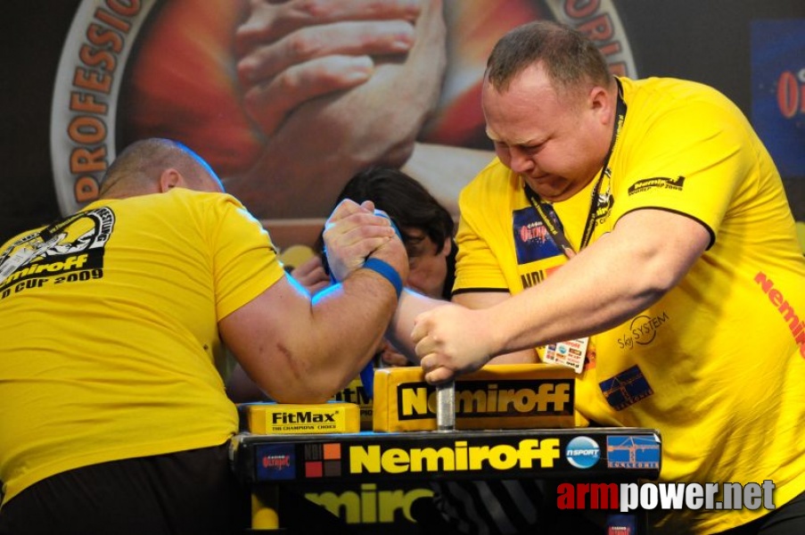 Nemiroff 2009 - Day 2 - Right hand # Siłowanie na ręce # Armwrestling # Armpower.net