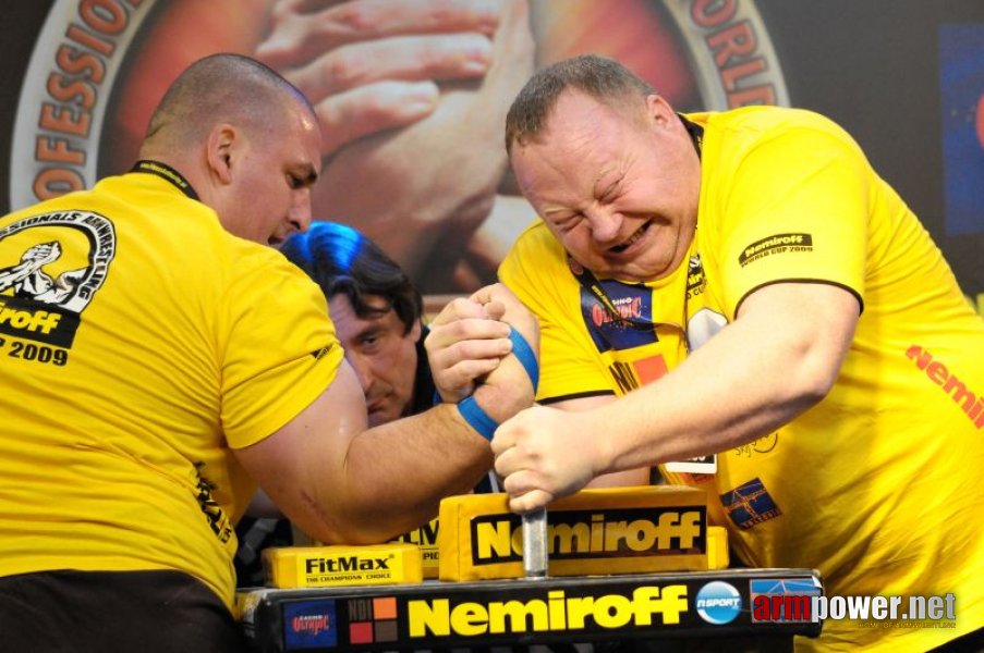 Nemiroff 2009 - Day 2 - Right hand # Siłowanie na ręce # Armwrestling # Armpower.net