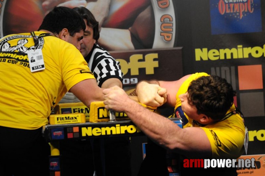 Nemiroff 2009 - Day 2 - Right hand # Siłowanie na ręce # Armwrestling # Armpower.net