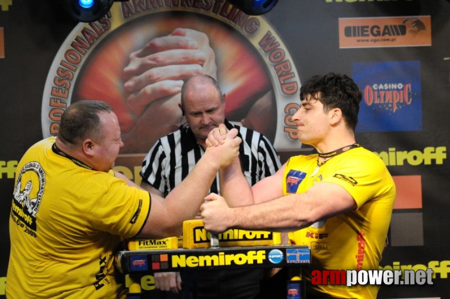 Nemiroff 2009 - Day 2 - Right hand # Armwrestling # Armpower.net