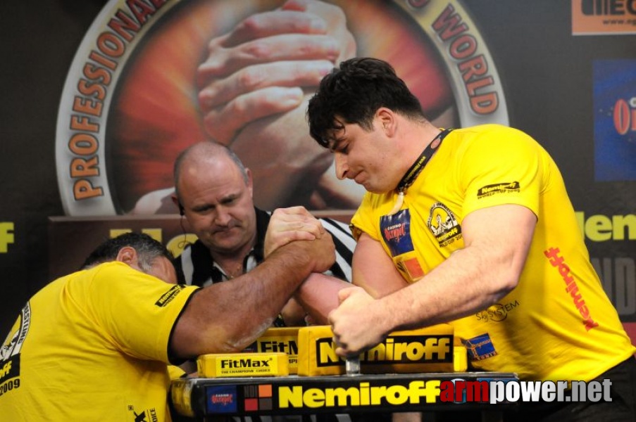 Nemiroff 2009 - Day 2 - Right hand # Siłowanie na ręce # Armwrestling # Armpower.net