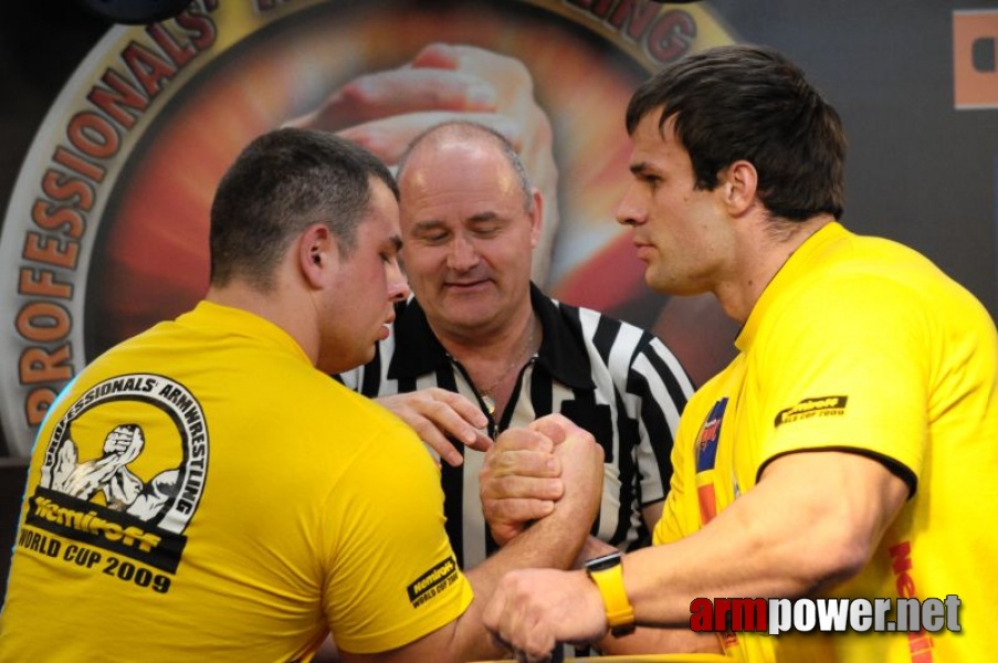 Nemiroff 2009 - Day 2 - Right hand # Siłowanie na ręce # Armwrestling # Armpower.net