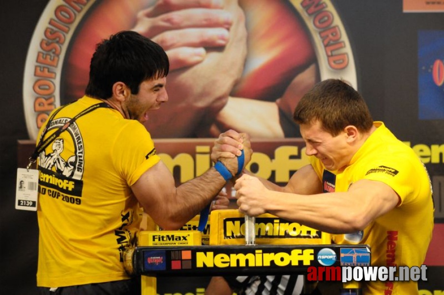 Nemiroff 2009 - Day 2 - Right hand # Armwrestling # Armpower.net