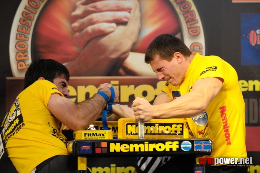 Nemiroff 2009 - Day 2 - Right hand # Siłowanie na ręce # Armwrestling # Armpower.net