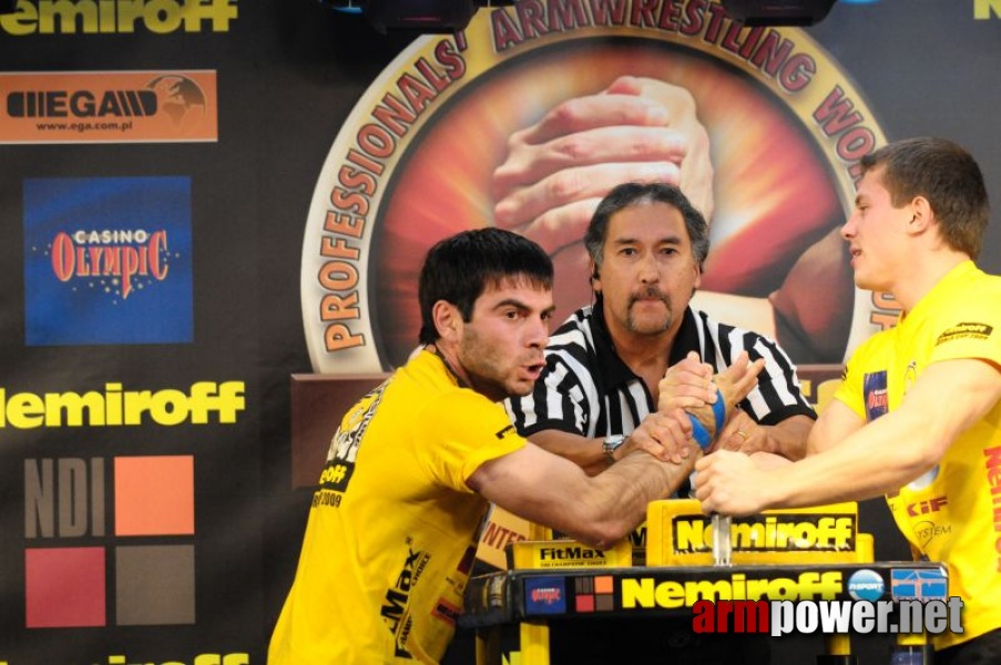 Nemiroff 2009 - Day 2 - Right hand # Siłowanie na ręce # Armwrestling # Armpower.net