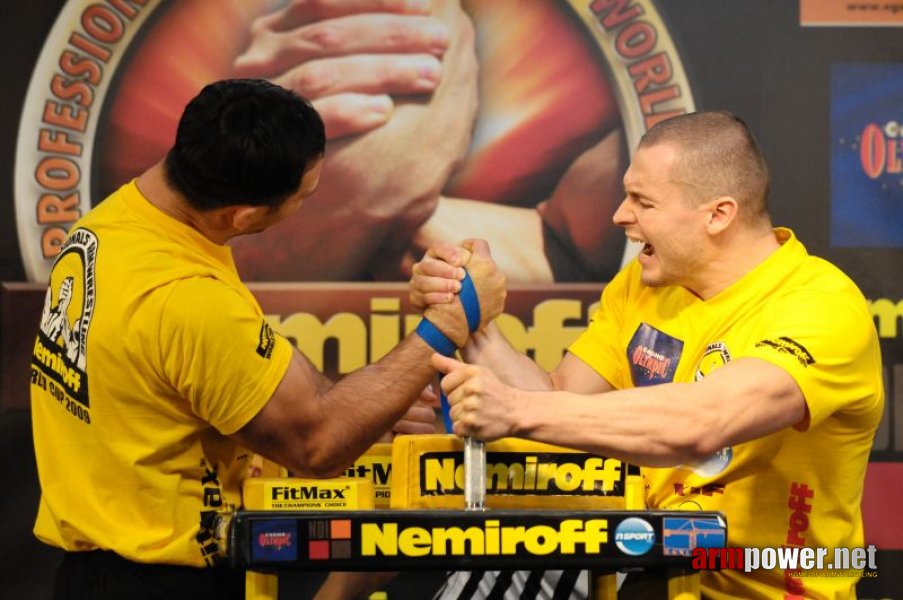 Nemiroff 2009 - Day 2 - Right hand # Siłowanie na ręce # Armwrestling # Armpower.net