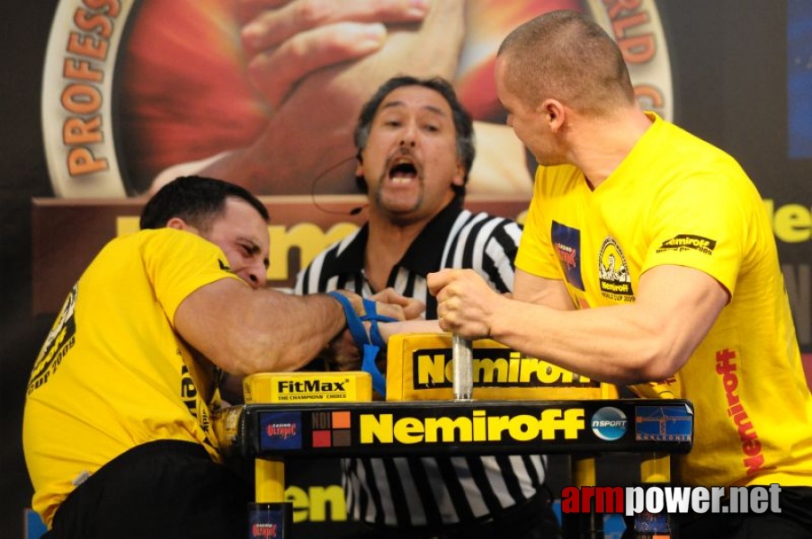 Nemiroff 2009 - Day 2 - Right hand # Siłowanie na ręce # Armwrestling # Armpower.net