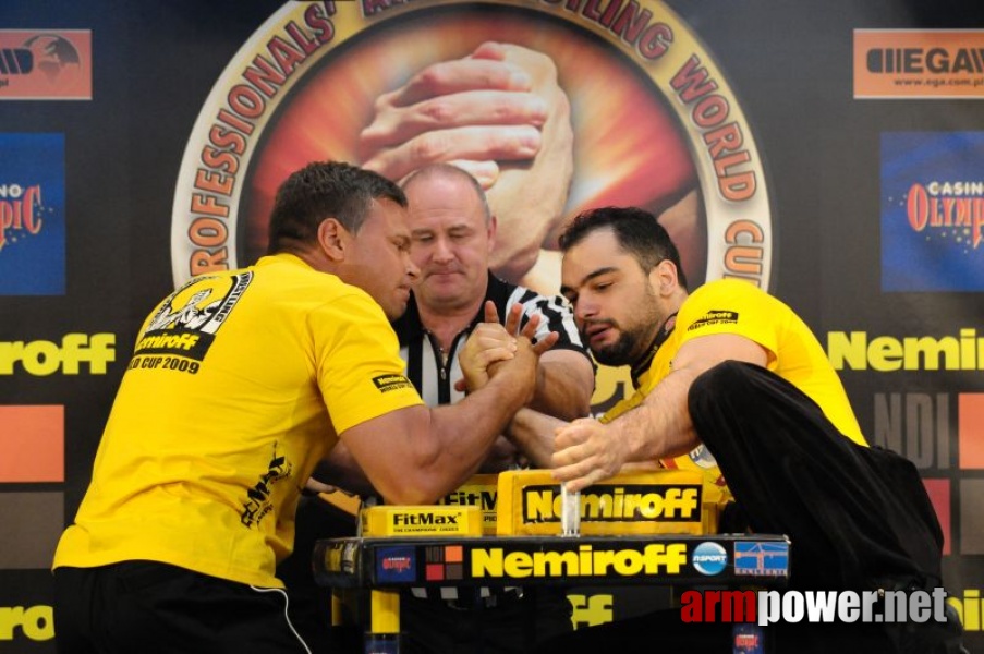 Nemiroff 2009 - Day 2 - Right hand # Siłowanie na ręce # Armwrestling # Armpower.net