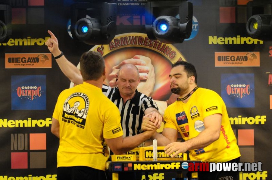 Nemiroff 2009 - Day 2 - Right hand # Siłowanie na ręce # Armwrestling # Armpower.net