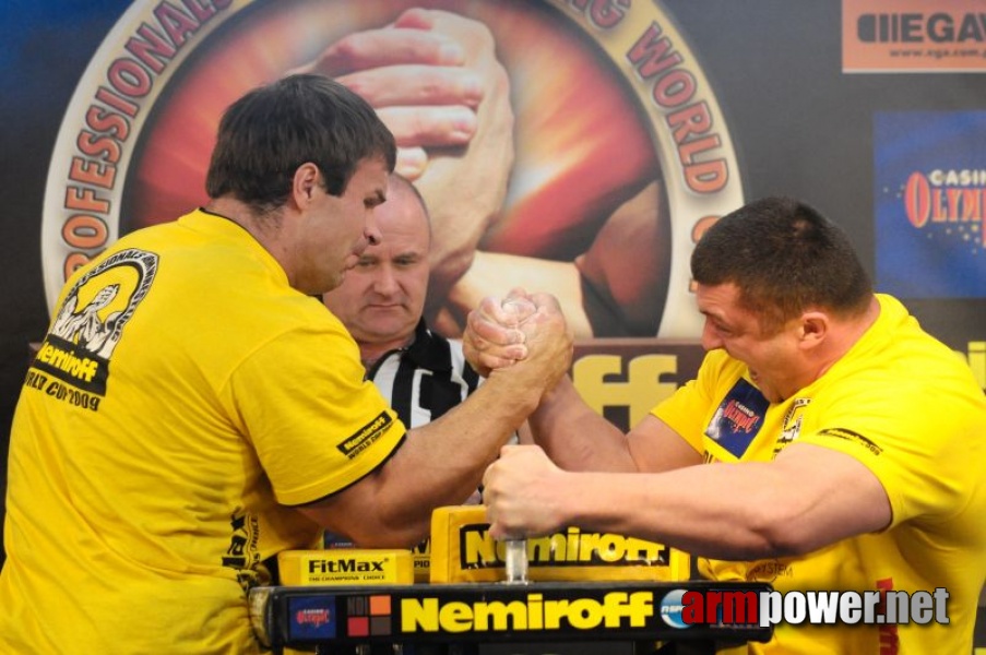 Nemiroff 2009 - Day 2 - Right hand # Siłowanie na ręce # Armwrestling # Armpower.net