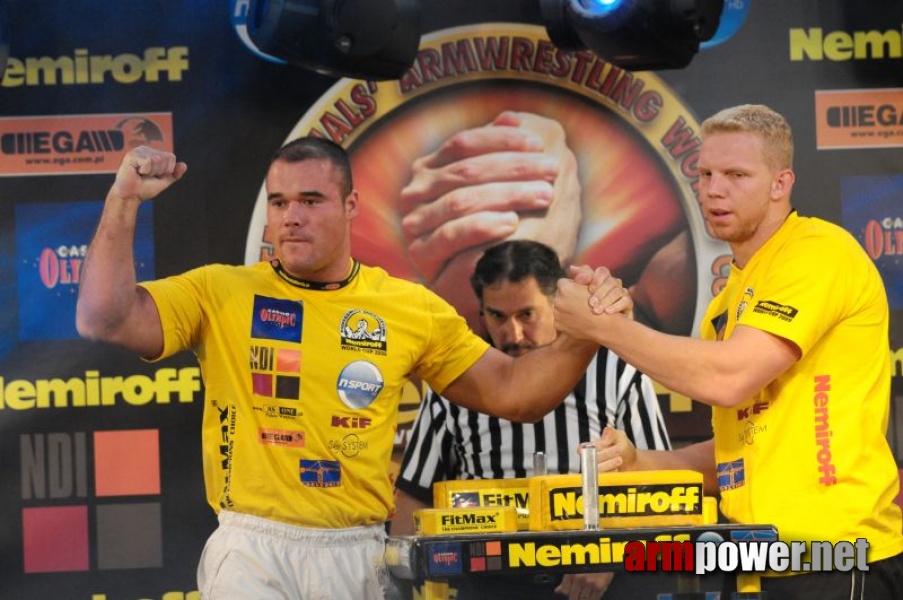 Nemiroff 2009 - Day 2 - Right hand # Siłowanie na ręce # Armwrestling # Armpower.net