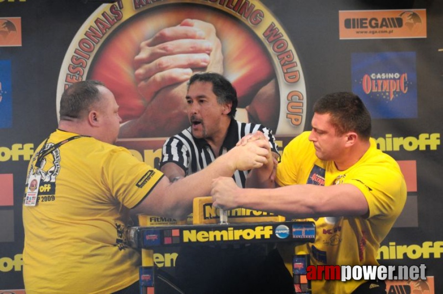 Nemiroff 2009 - Day 2 - Right hand # Armwrestling # Armpower.net