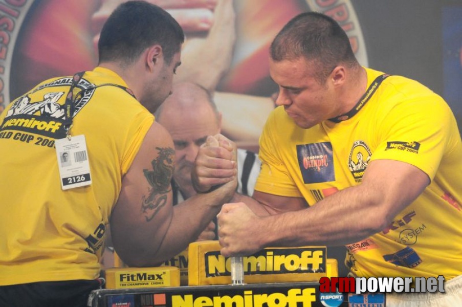 Nemiroff 2009 - Day 2 - Right hand # Siłowanie na ręce # Armwrestling # Armpower.net