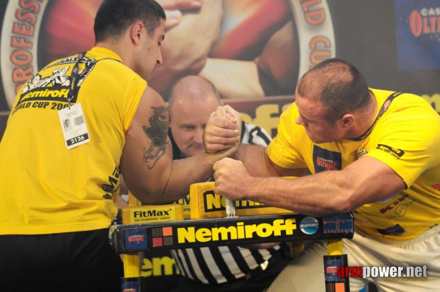 Nemiroff 2009 - Day 2 - Right hand # Armwrestling # Armpower.net