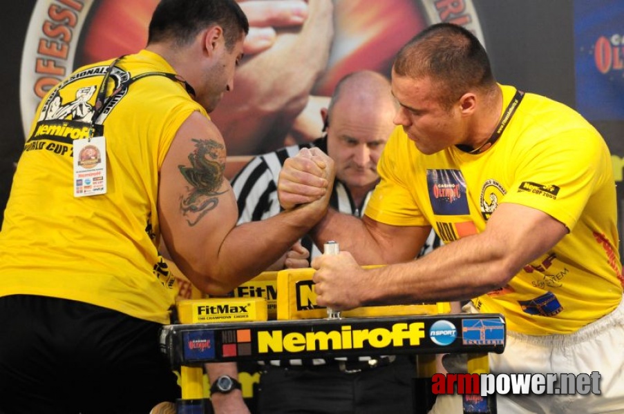 Nemiroff 2009 - Day 2 - Right hand # Armwrestling # Armpower.net