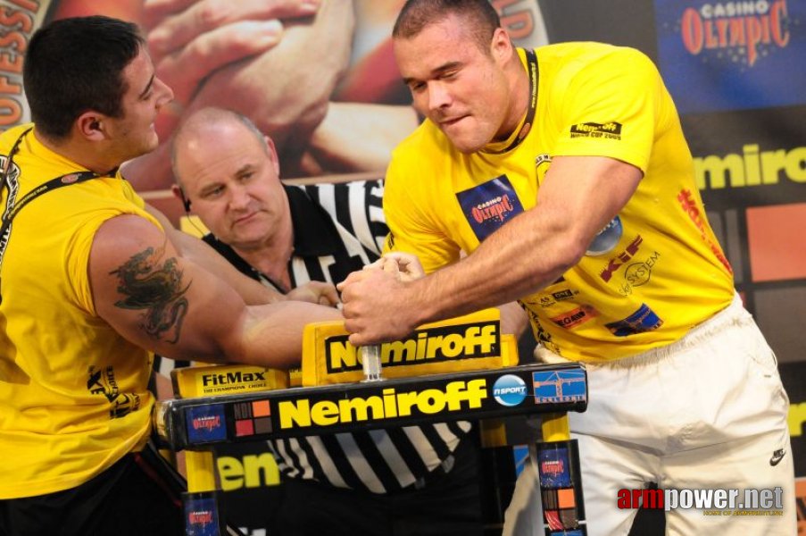 Nemiroff 2009 - Day 2 - Right hand # Siłowanie na ręce # Armwrestling # Armpower.net