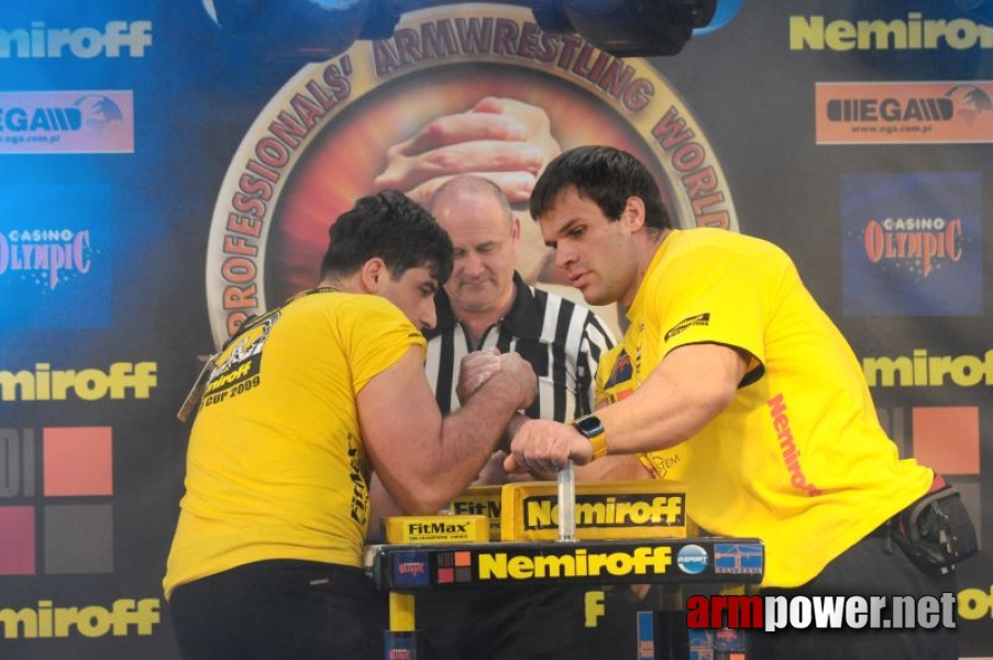 Nemiroff 2009 - Day 2 - Right hand # Siłowanie na ręce # Armwrestling # Armpower.net