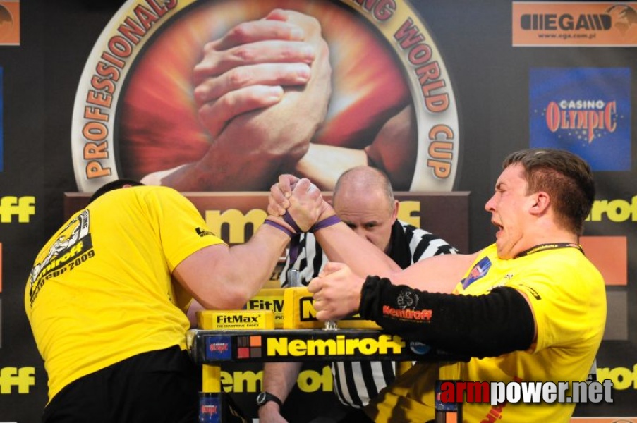 Nemiroff 2009 - Day 2 - Right hand # Armwrestling # Armpower.net