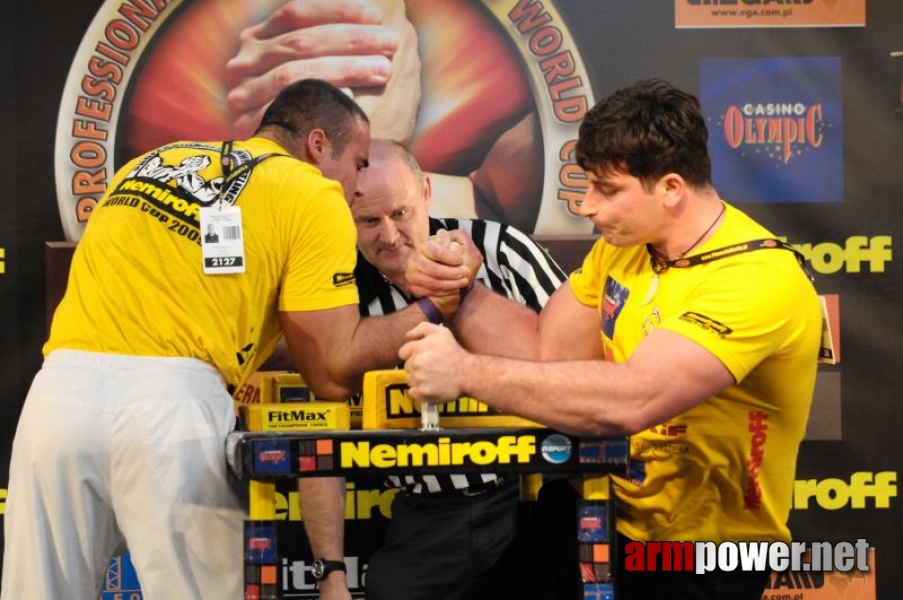 Nemiroff 2009 - Day 2 - Right hand # Armwrestling # Armpower.net