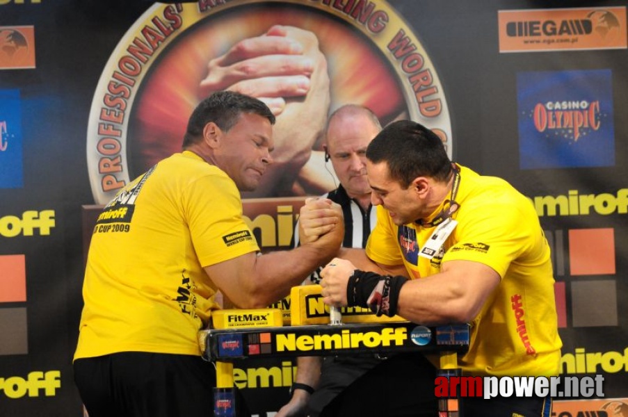 Nemiroff 2009 - Day 2 - Right hand # Siłowanie na ręce # Armwrestling # Armpower.net