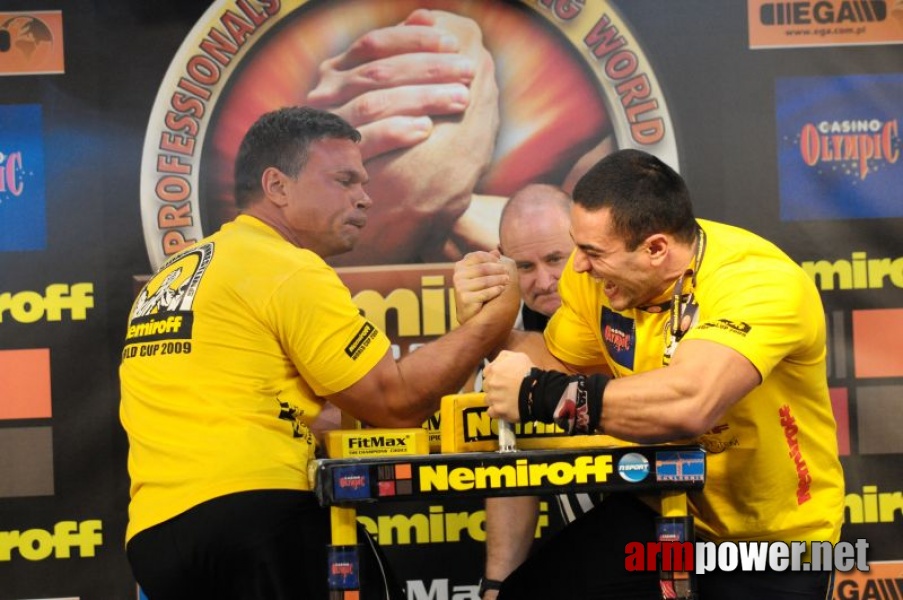 Nemiroff 2009 - Day 2 - Right hand # Siłowanie na ręce # Armwrestling # Armpower.net