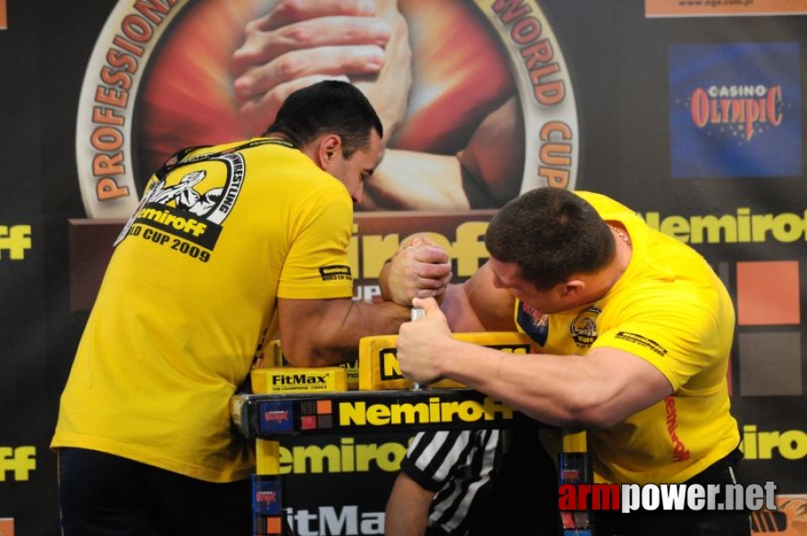 Nemiroff 2009 - Day 2 - Right hand # Siłowanie na ręce # Armwrestling # Armpower.net