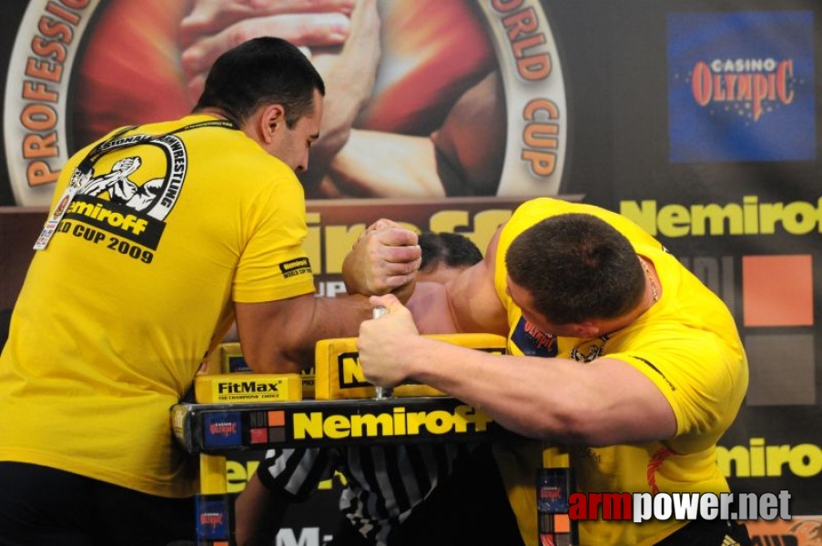 Nemiroff 2009 - Day 2 - Right hand # Siłowanie na ręce # Armwrestling # Armpower.net