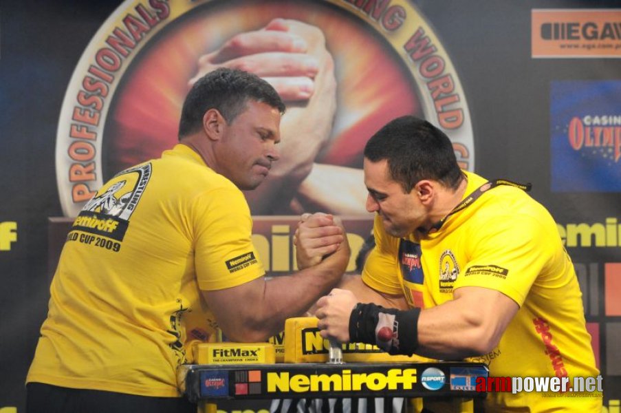 Nemiroff 2009 - Day 2 - Right hand # Siłowanie na ręce # Armwrestling # Armpower.net