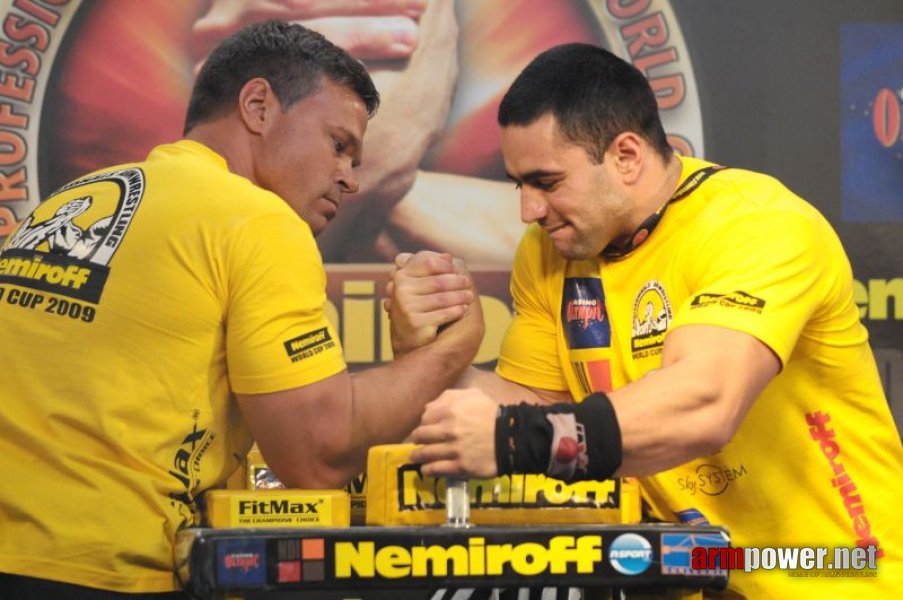 Nemiroff 2009 - Day 2 - Right hand # Armwrestling # Armpower.net